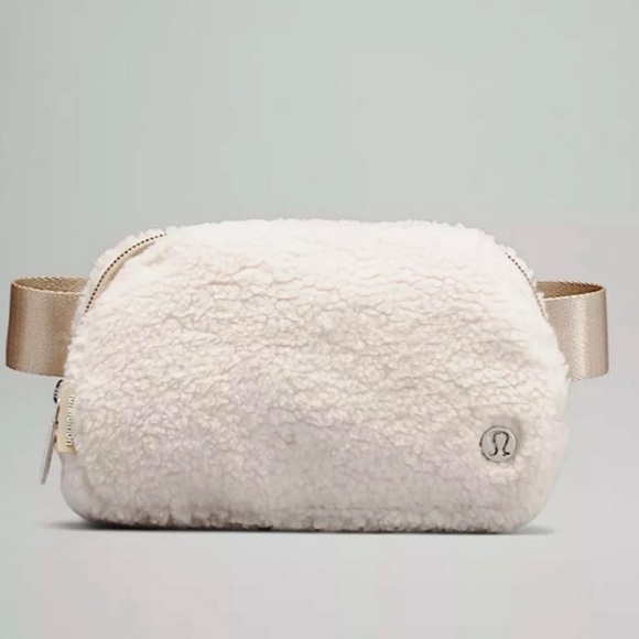 Lululemon Everywhere Belt Bag 1L *Fleece* - Picture 1 of 5